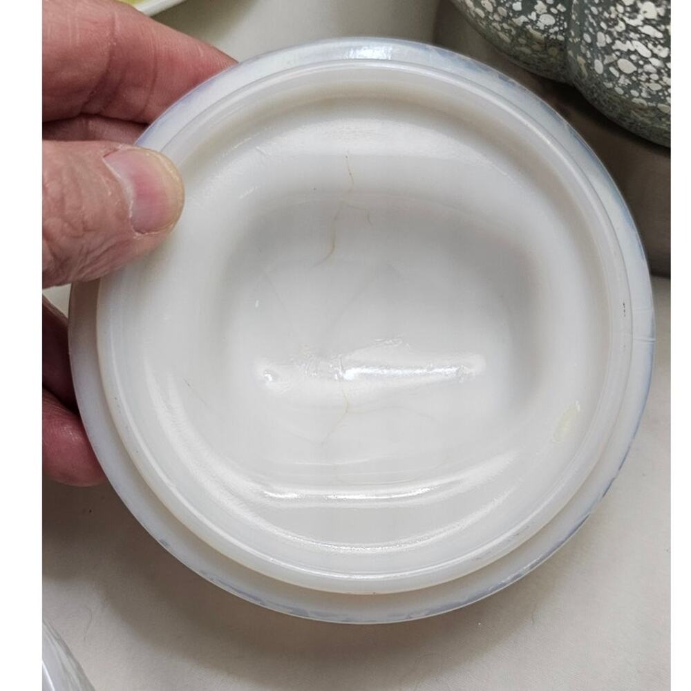 Vintage Avon White Milk Glass Nesting Dove Covered Dish - Picture 7 of 7